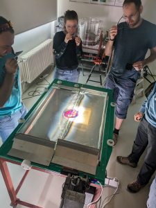 Exploring Stress Field Distribution In A Gelatine Sheet Experiment With A Viscous Body.